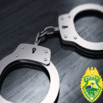 Homem com mandado de prisão em aberto é detido durante abordagem a ônibus em Saudadedo Iguaçu
