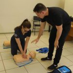 Professoras participam de capacitação sobre primeiros socorros e manobras de desengasgo