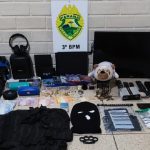 Polícia desarticula ponto de tráfico e recupera objetos furtados em Itapejara d’ Oeste
