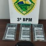 PM prende suspeita por tráfico e apreende crack em Pato Branco